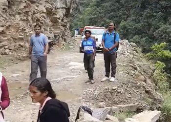 कालिकोटमा कर्णाली करिडोर अवरुद्ध, यात्रु र सवारी साधन अलपत्र
