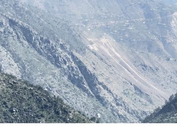 कर्णाली करिडोरको  सिस्नेगडामा  ढुङ्गा लागेर एक जनाको मृत्यु