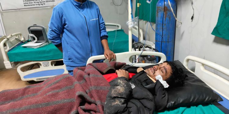 जुम्लाबाट सुर्खेत जाँदै गरेको एम्बुलेन्स कालीकोटमा दुर्घटना, दुई जनाको घटनास्थलमै मृत्यु